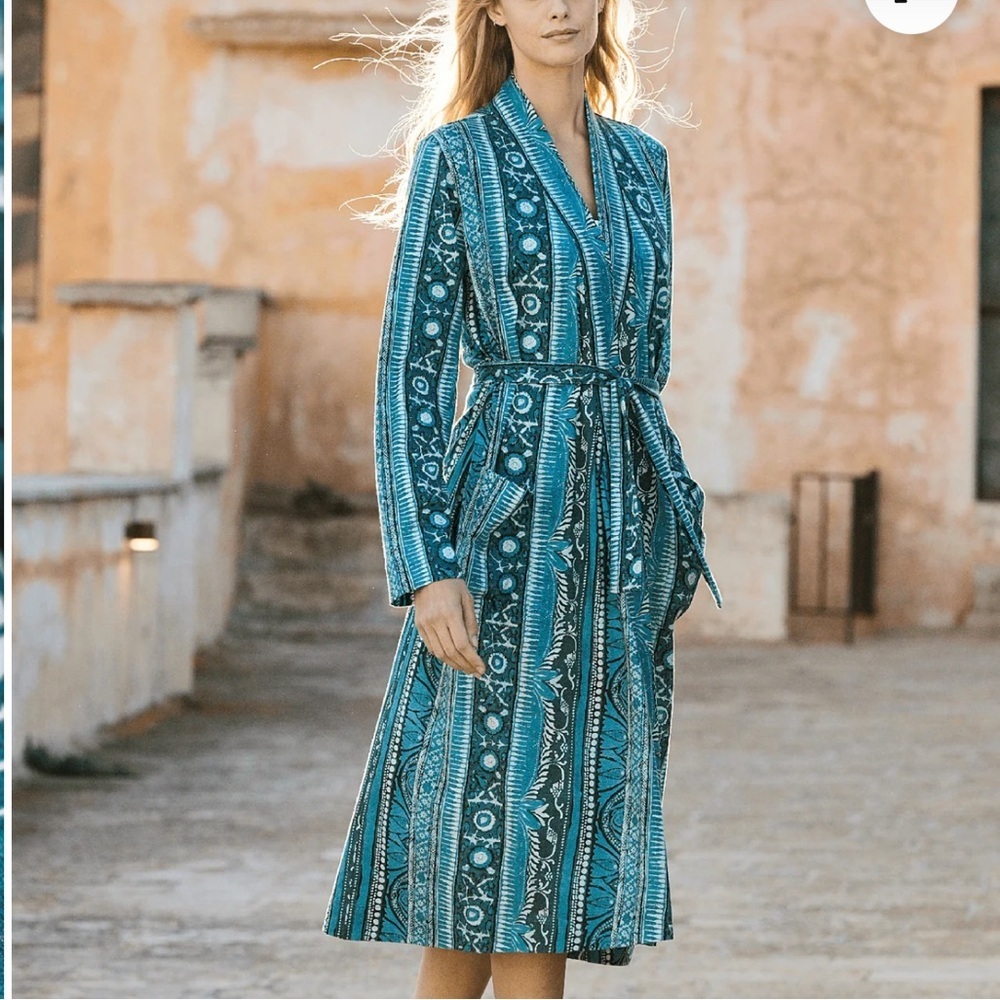 Peruvian Connection Navy and White Robe